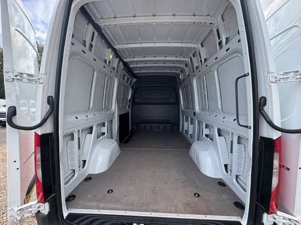 Mercedes-Benz Sprinter AUTO MWB L2H2 High Roof 315 Pro Air Con Camera EURO 6 9