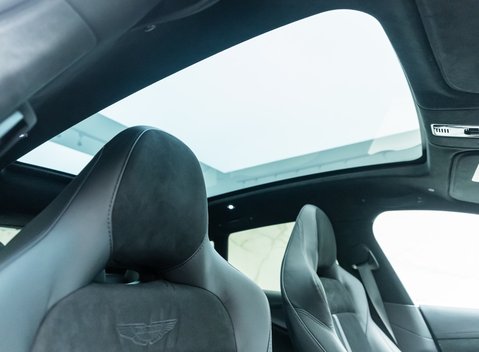 Aston Martin DBX 707 13