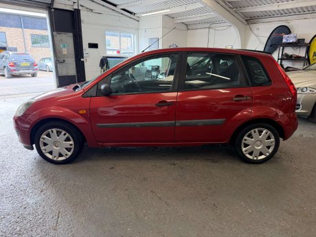 Ford Fiesta 1.25 Style Climate Hatchback 5dr Petrol Manual (142 g/km, 74 bhp) 2