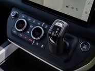 Land Rover Defender D250 X-Dynamic HSE Hard Top Obsidian 15