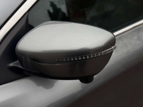 Nissan Qashqai 1.5 dCi Tekna 2WD Euro 5 (s/s) 5dr 20