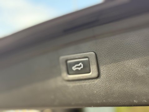 Subaru Outback 2.5i SE Premium Lineartronic 4WD Euro 6 (s/s) 5dr 19