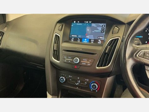 Ford Focus 1.0T EcoBoost Zetec Edition Euro 6 (s/s) 5dr 8