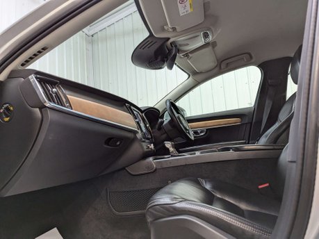 Volvo S90 2.0 S90 Inscription D5 PowerPulse AWD Auto 4WD 4dr 54