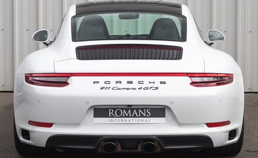 Porsche 911 Carrera 4 GTS (991.2) 5