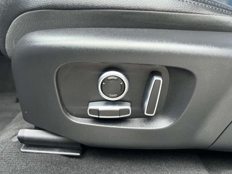 Land Rover Range Rover Evoque 1.5 Range Rover Evoque R-Dynamic SE P300e Auto 4WD 5dr 47