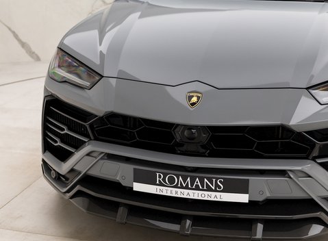 Lamborghini Urus 25