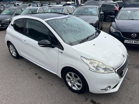 Peugeot 208 1.2 VTi Style Euro 5 3dr 8