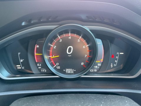Volvo V40 1.5 T2 R-Design Edition Auto Euro 6 (s/s) 5dr 23