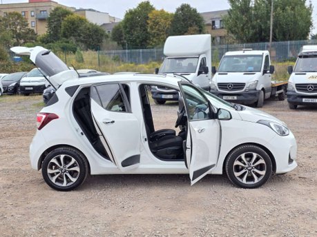 Hyundai i10 1.2 Premium SE Hatchback 5dr Petrol Auto Euro 6 (87 ps) 35