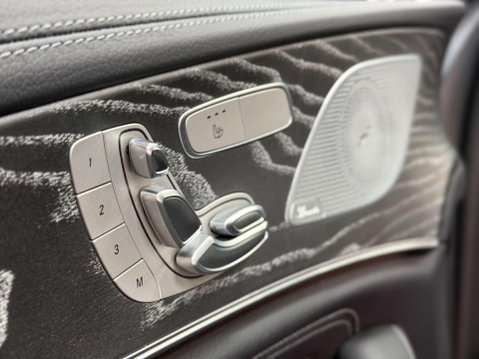 Mercedes-Benz CLS 2.0 CLS300d AMG Line (Premium Plus) Coupe 4dr Diesel G-Tronic Euro 6 (s/s) 38