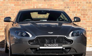 Aston Martin V12 Vantage S 1