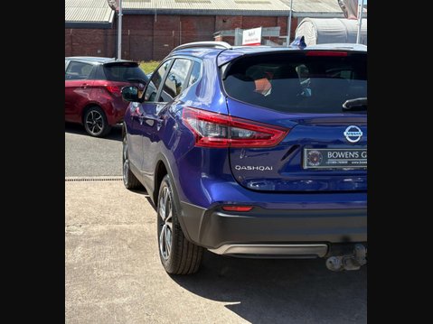 Nissan Qashqai 1.3 Qashqai N-Connecta DiG-T 5dr 32