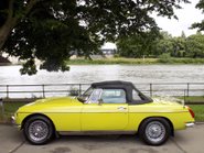 MG B ROADSTER 12