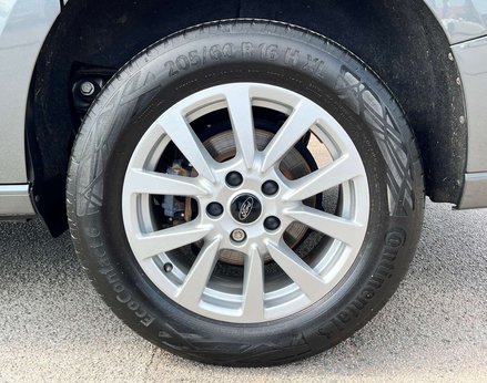 Ford Tourneo Connect 2.0 Tourneo Connect Titanium EcoBlue A 5dr 17