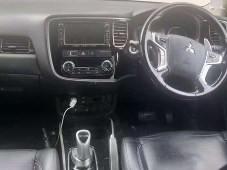 Mitsubishi Outlander 2.0h 12kWh GX4h SUV 5dr Petrol Plug-in Hybrid CVT 4WD Euro 6 (s/s) (200 ps) 7