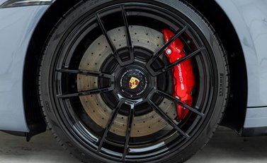 Porsche 911 Targa 4 GTS (992) 23