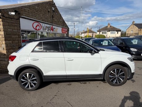 Volkswagen T-Roc DESIGN TSI 8