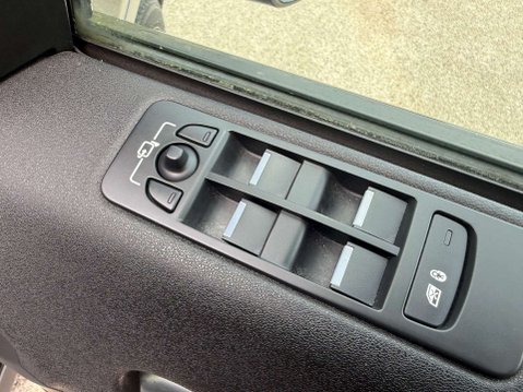 Land Rover Discovery Sport 2.0 Discovery Sport SE Tech TD4 4WD 5dr 29