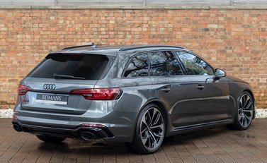 Audi RS4 Avant Sport Edition 7