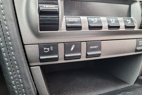 Porsche 911 CARRERA 4 TIPTRONIC S 48