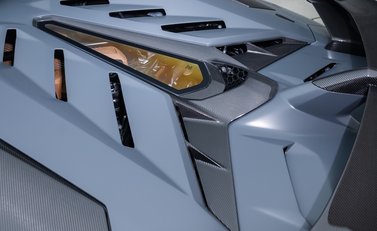 Lamborghini Aventador SVJ LP 770-4 ROADSTER 44