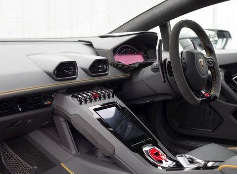 Lamborghini Huracan LP610-2 EVO RWD 14