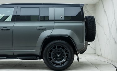 Land Rover Defender 110 OCTA EDITION ONE 49
