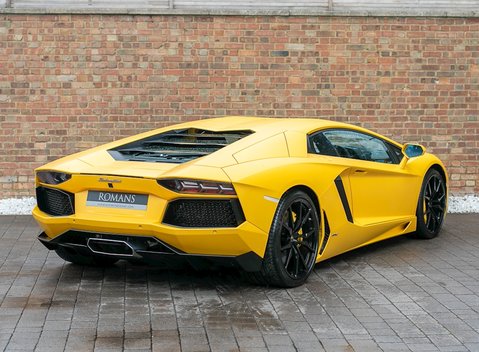 Lamborghini Aventador LP700-4 9