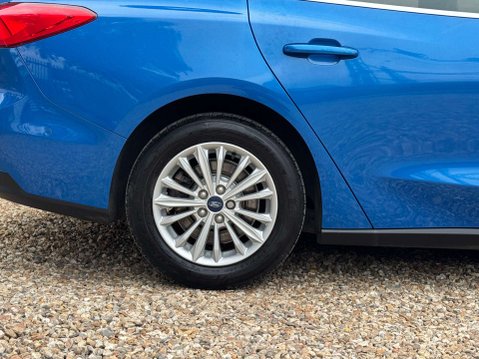 Ford Focus 1.0 Focus Titanium 5dr 15
