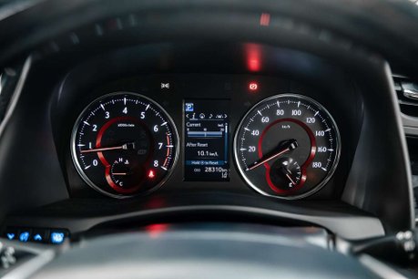 Toyota Alphard 2.5 MPV 2.5 SUV Automatic Petrol Hybrid 46