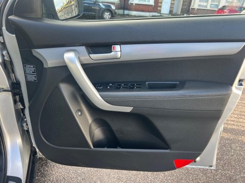 Kia Sorento 2.2 CRDi KX-3 Auto AWD Euro 5 5dr (SNav) 33