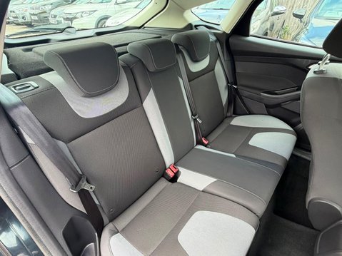 Ford Focus 1.0T EcoBoost Zetec Euro 5 (s/s) 5dr 16
