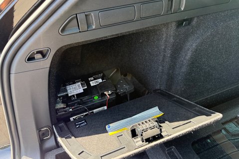 Skoda Superb SE TECHNOLOGY IV DSG - 11 SERVICES AT SKODA -HYBRID AUTOMATIC ESTATE 55