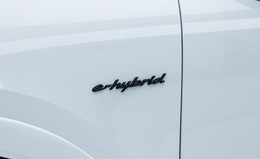 Porsche Cayenne V6 E-HYBRID Coupe 33