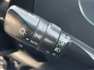 Toyota Hilux Invincible 4WD D-4D Double Cab Pickup 28