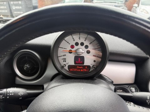 Mini Convertible 1.6 Cooper Euro 5 (s/s) 2dr 17