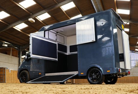 SEEKER Horseboxes