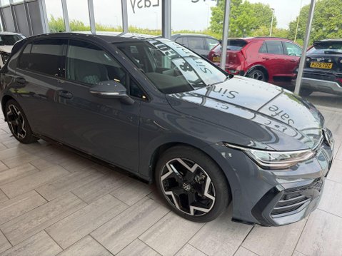 Volkswagen Golf 1.5 eTSI MHEV R-Line DSG Euro 6 (s/s) 5dr 3