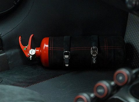 Ferrari 488 Pista Piloti 21