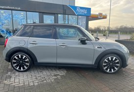 Mini Hatch COOPER EXCLUSIVE 5 DOOR AUTOMATIC 7
