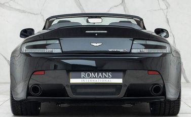 Aston Martin V12 Vantage S Roadster 5