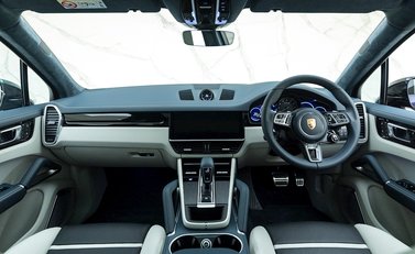 Porsche Cayenne Turbo S E-Hybrid 16