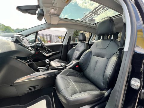 Peugeot 2008 BLUE HDI S/S FELINE MISTRAL 55