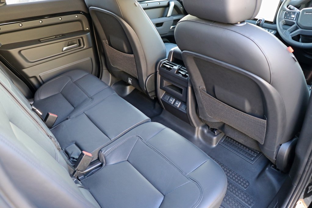 Defender 110 Commercial 6