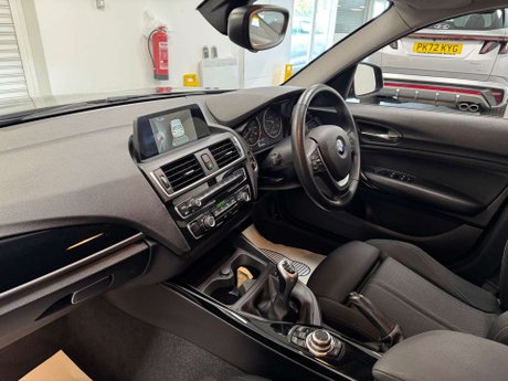 BMW 1 Series 2.0 118d Sport 5dr 11
