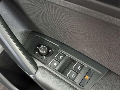 Volkswagen Tiguan 2.0 TSI SEL SUV 5dr Petrol DSG 4Motion Euro 6 (s/s) (180 ps) 45