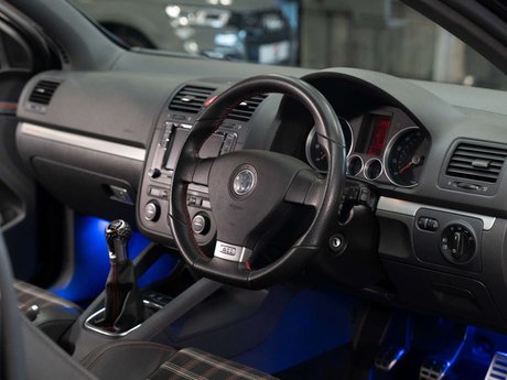 Volkswagen Golf 2.0 Golf GTi Edition 30 230 3dr 11