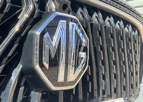 MG HS 1.5 T-GDI PHEV TROPHY 4