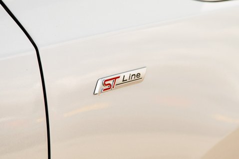 Ford Focus ST-LINE X EDITION MHEV 12